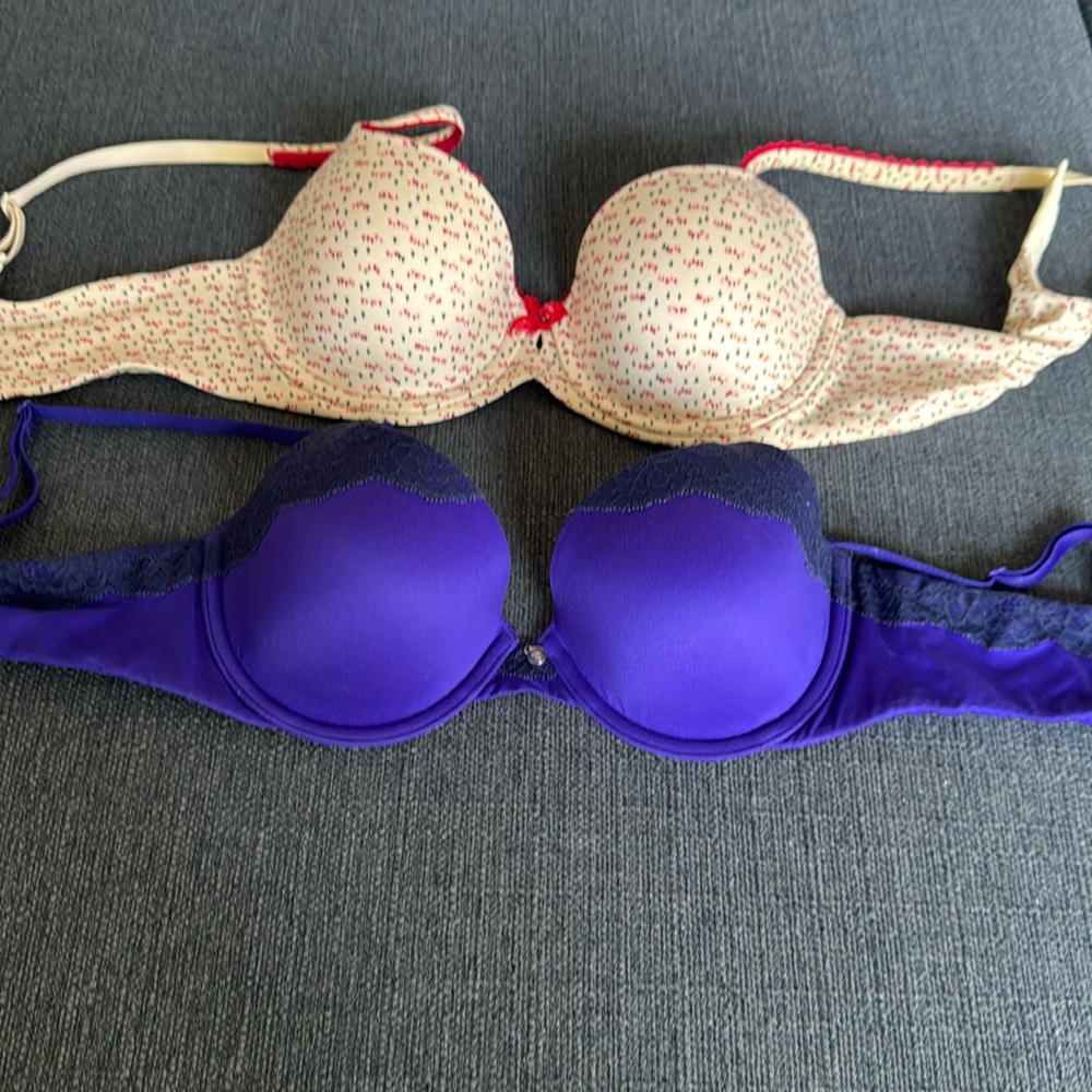 Multiple Victoria Secret’s bras